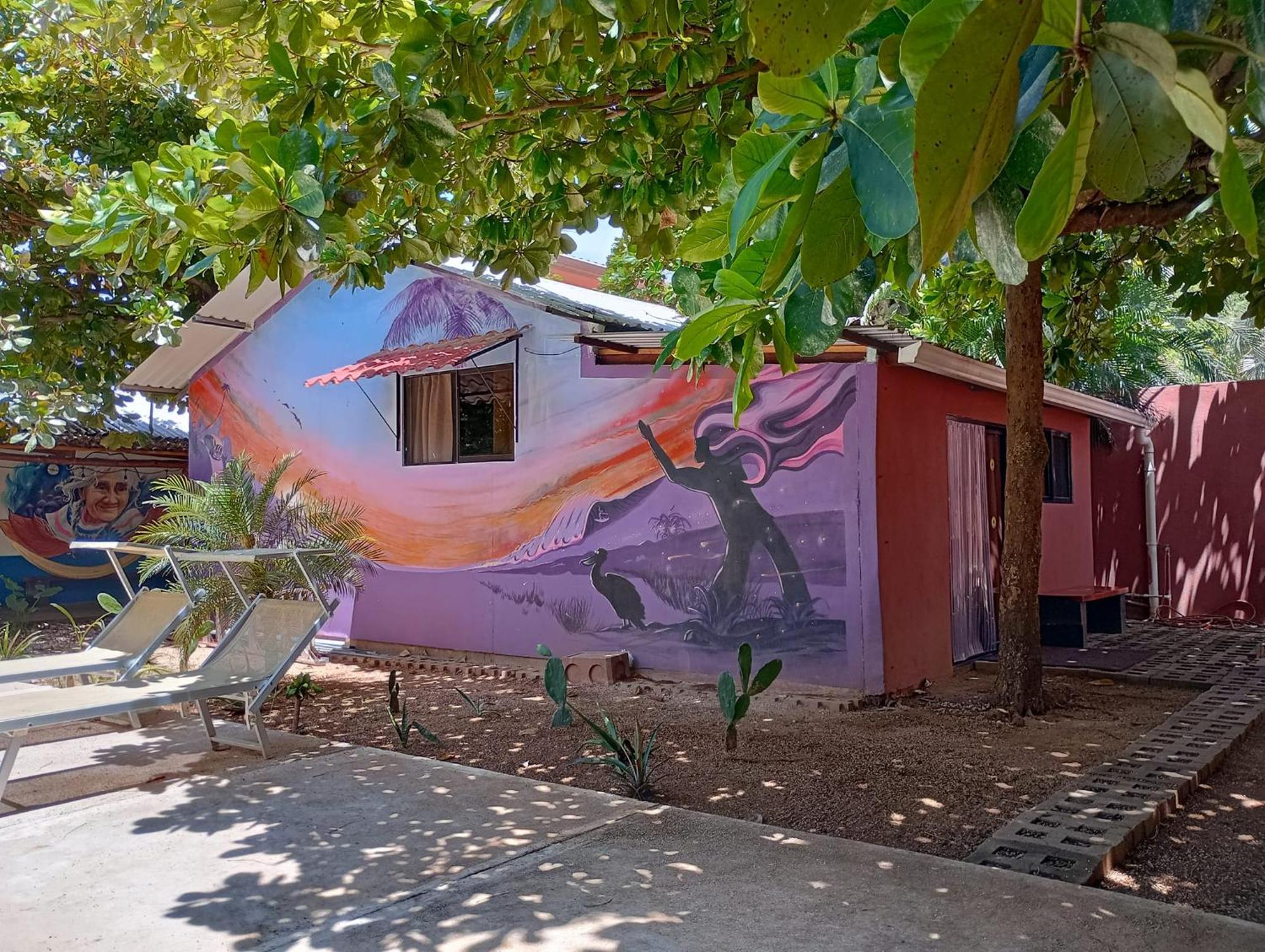 Tamahostel & Glamping Tamarindo Eksteriør billede
